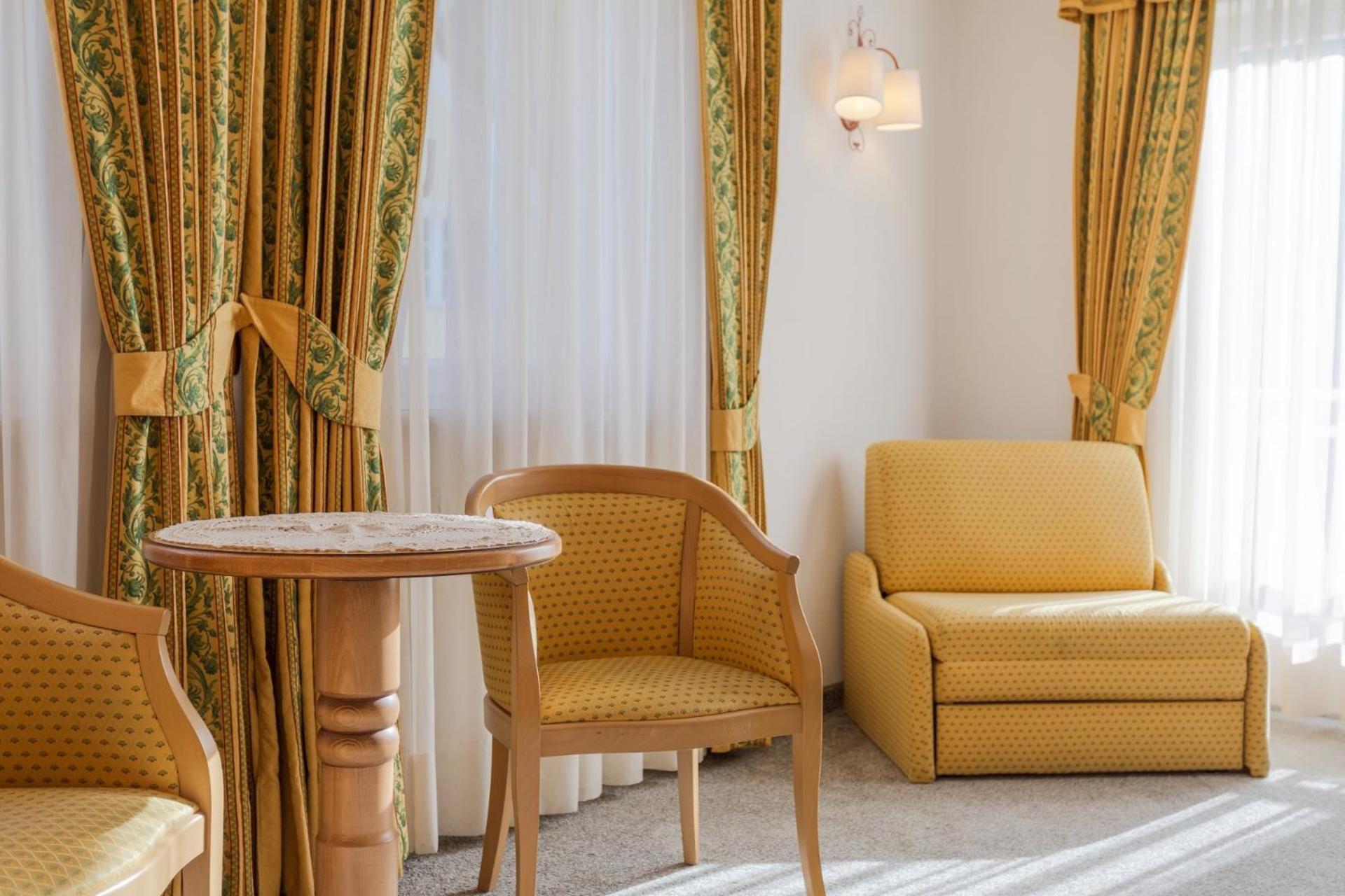 Hotel Maria Ortisei Bagian luar foto
