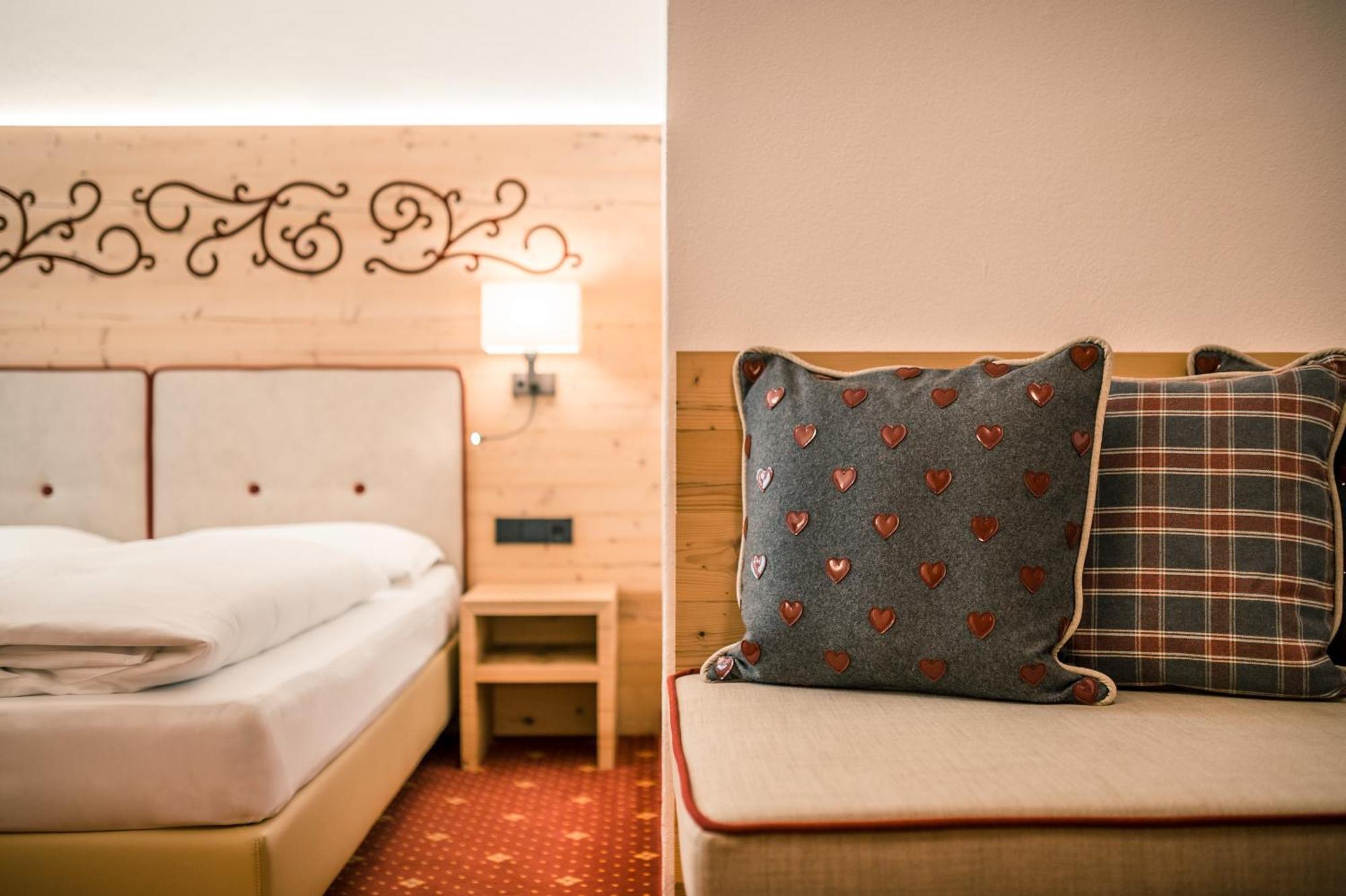 Hotel Maria Ortisei Bagian luar foto